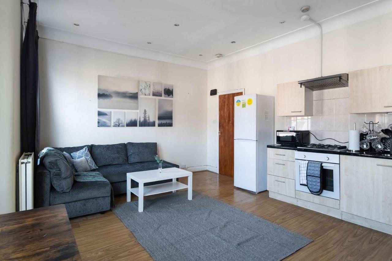 Two Bedroom Apartment In Tooting London Exterior photo