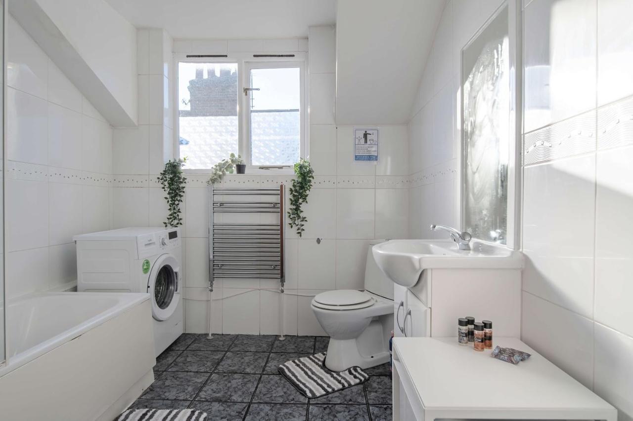 Two Bedroom Apartment In Tooting London Exterior photo